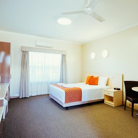 Club Motor Inn Наррабри Экстерьер фото