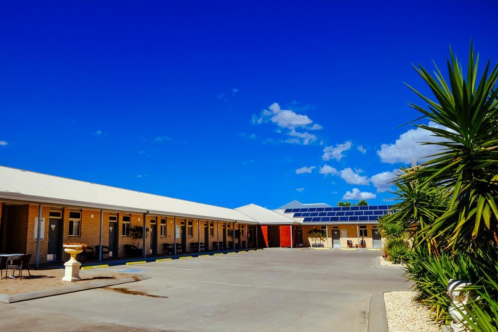 Club Motor Inn Наррабри Экстерьер фото