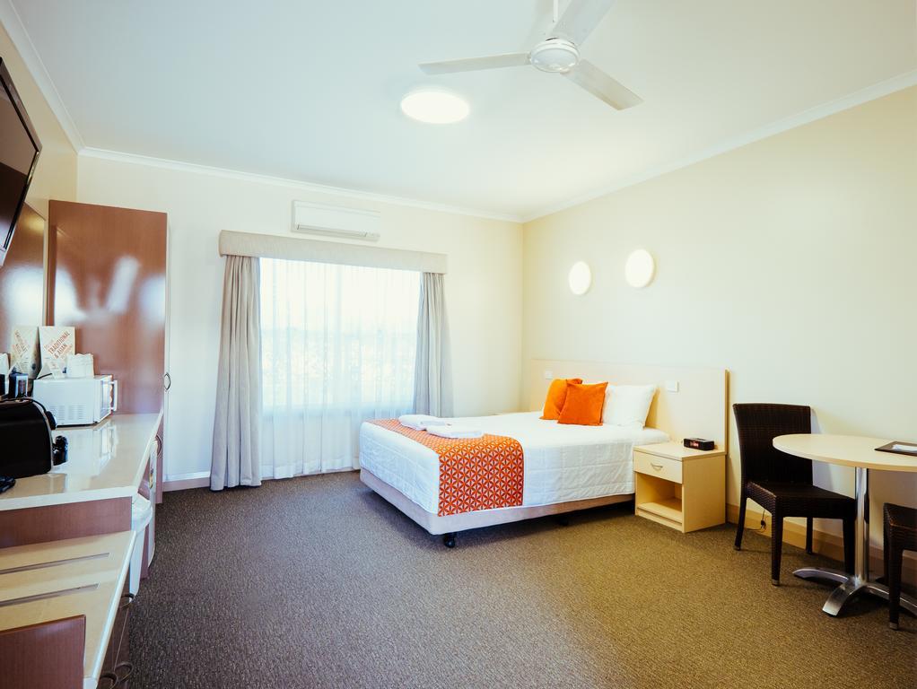 Club Motor Inn Наррабри Экстерьер фото