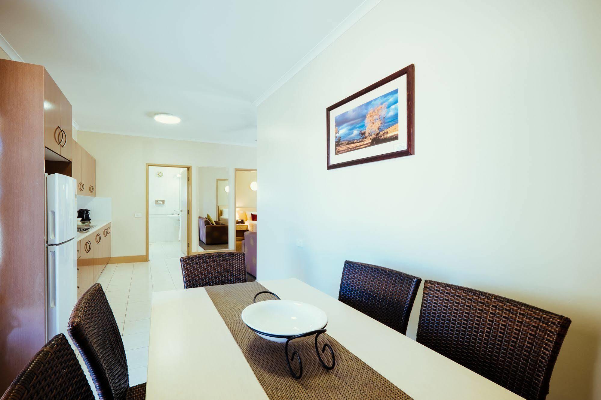 Club Motor Inn Наррабри Экстерьер фото