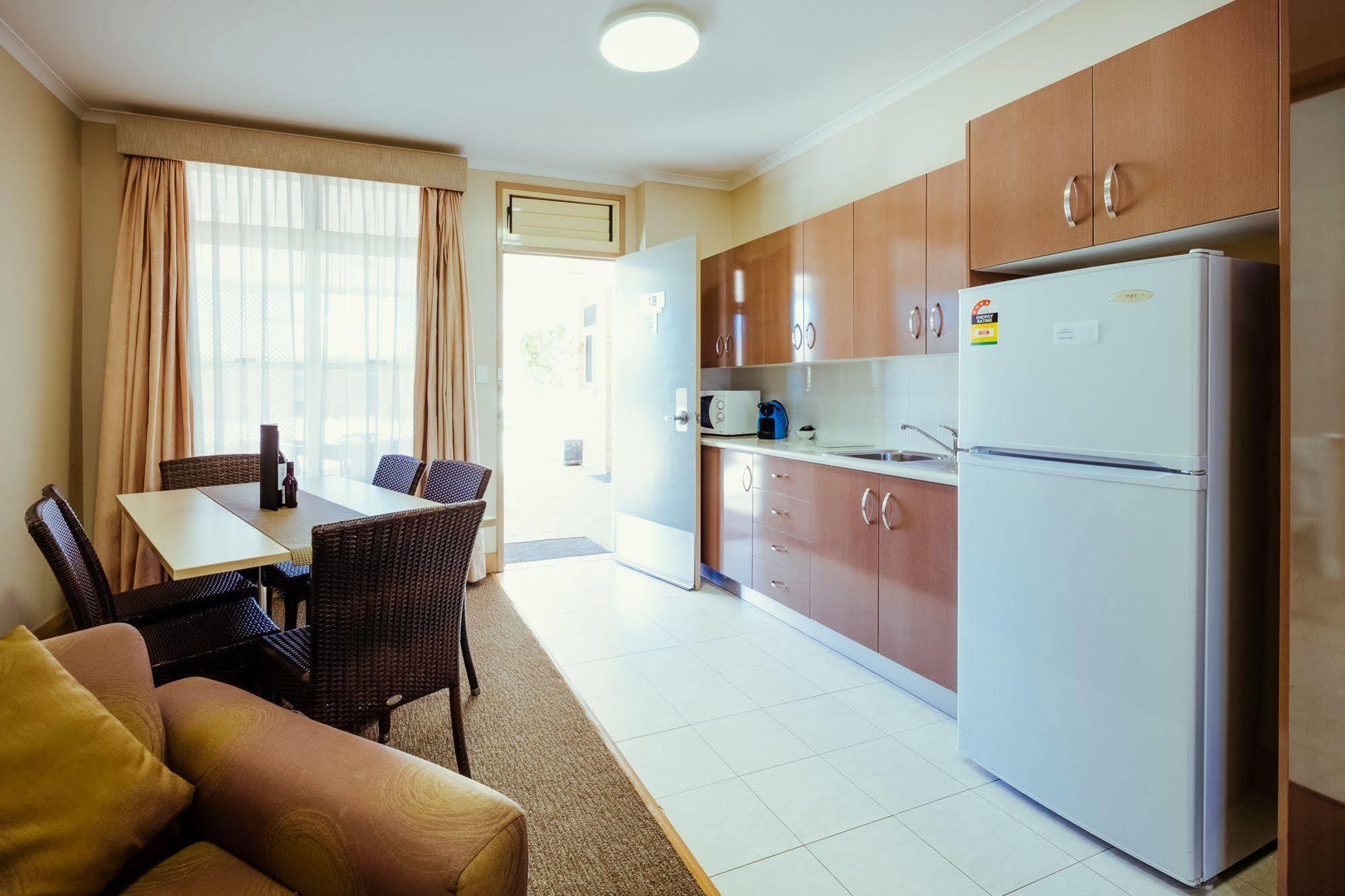 Club Motor Inn Наррабри Экстерьер фото